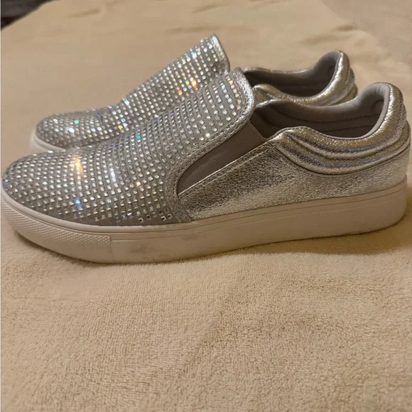 Steve Madden Metallic Silver Slip-On Shoes - Picture 2 of 6